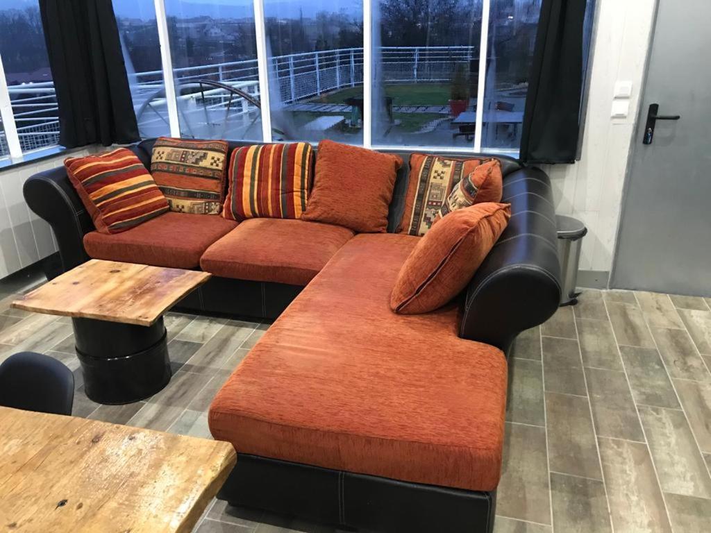 Best Price #3 "La Serre" X4 People Orchamps-Vennes Exteriér fotografie